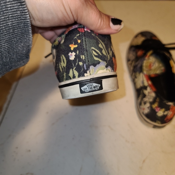 Women's Floral Vans Size 9. Great condition! - Picture 11 of 16